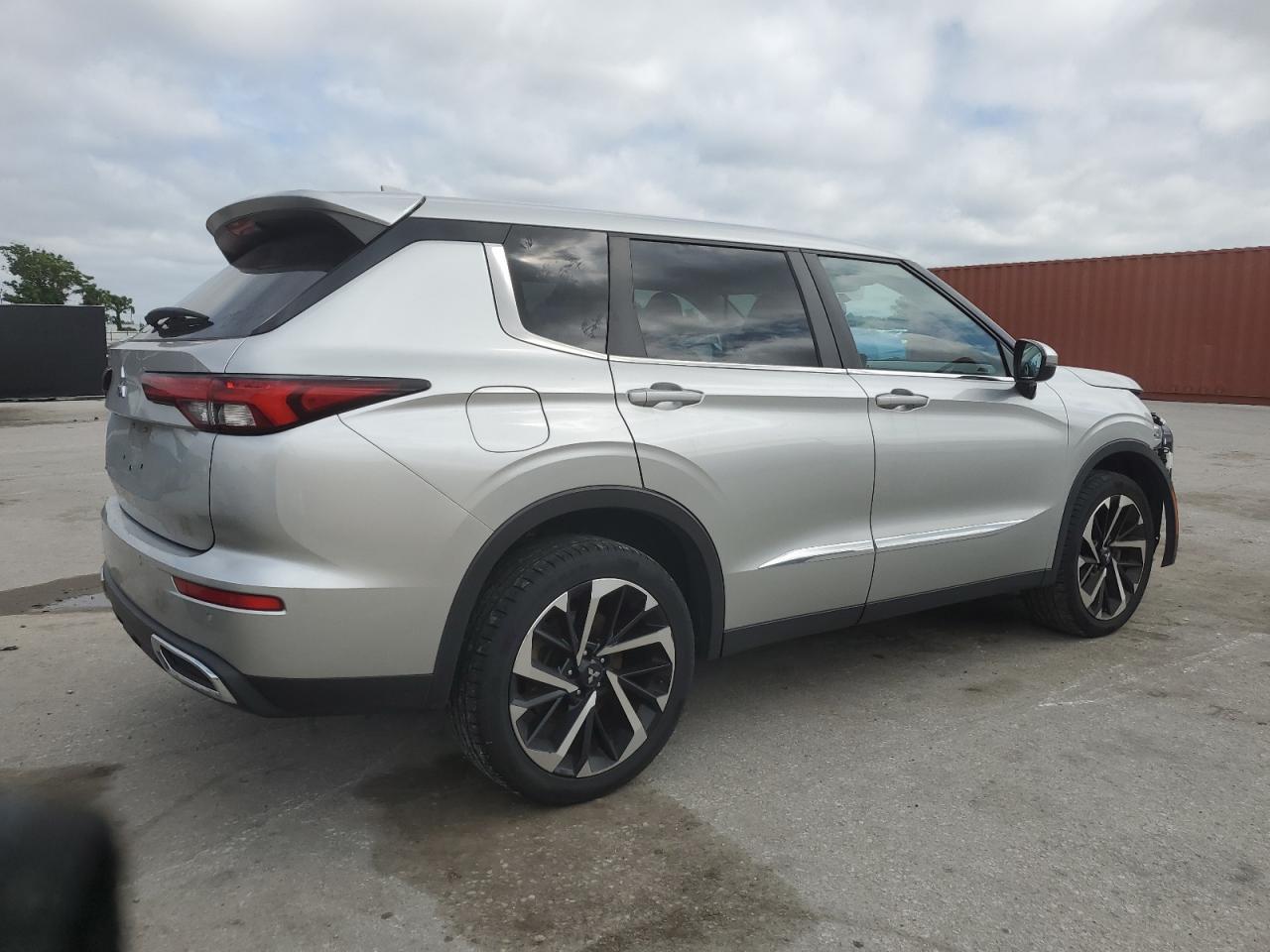 2022 Mitsubishi Outlander Es - Фото 3
