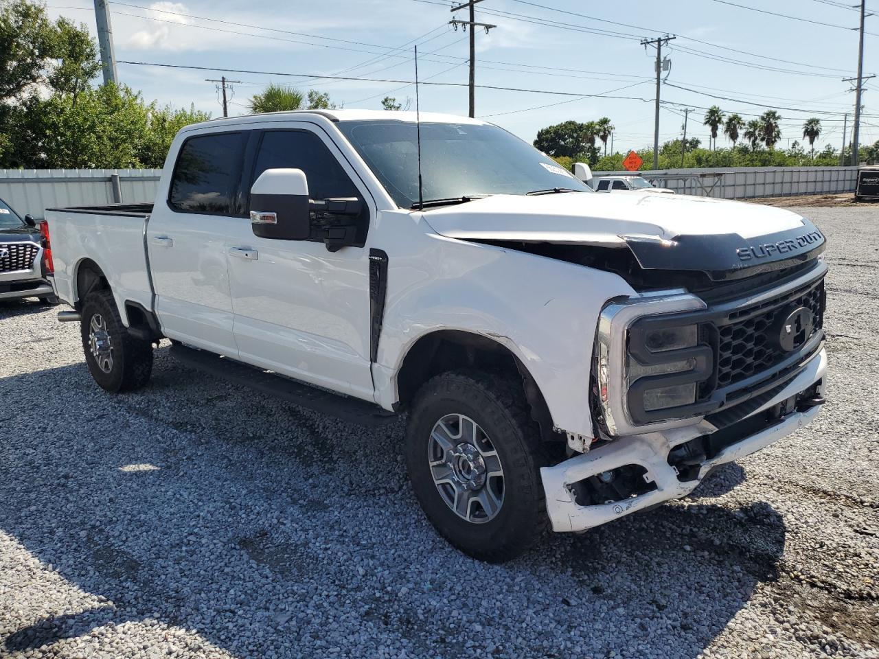 2023 Ford F250 Super Duty - Фото 4