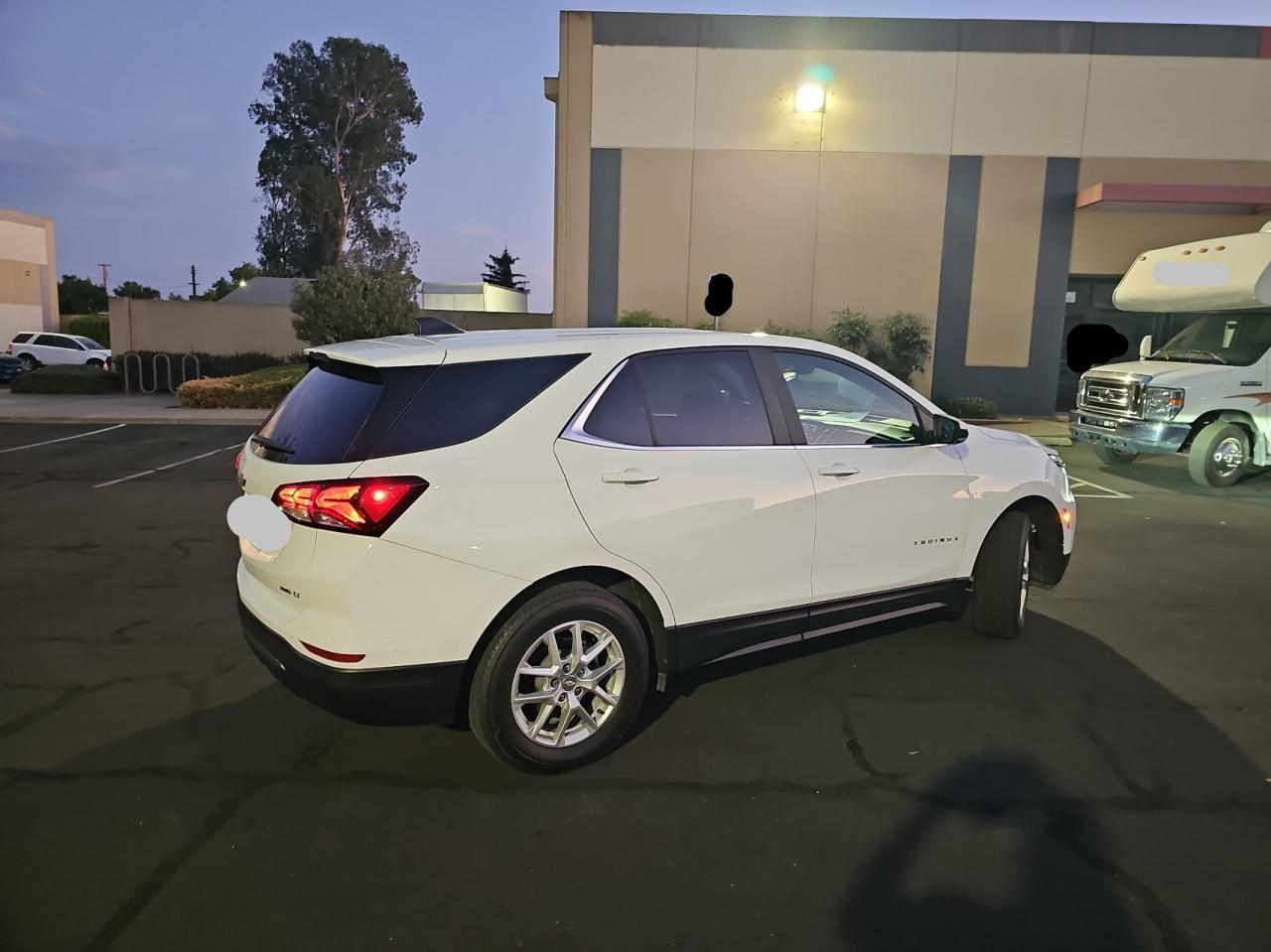 2023 Chevrolet Equinox Lt - Image 4