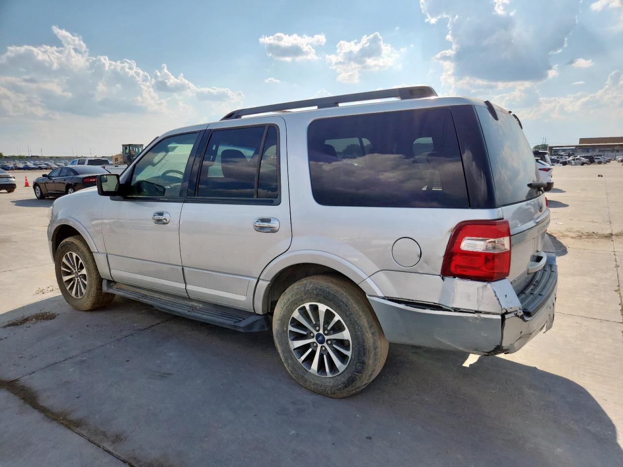 2017 Ford Expedition Xlt - Фото 2