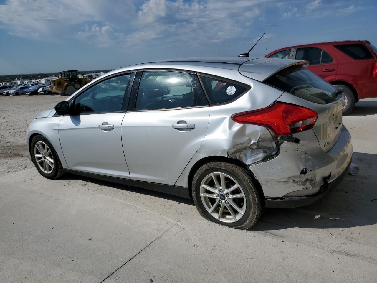 2016 Ford Focus Se - Image 2