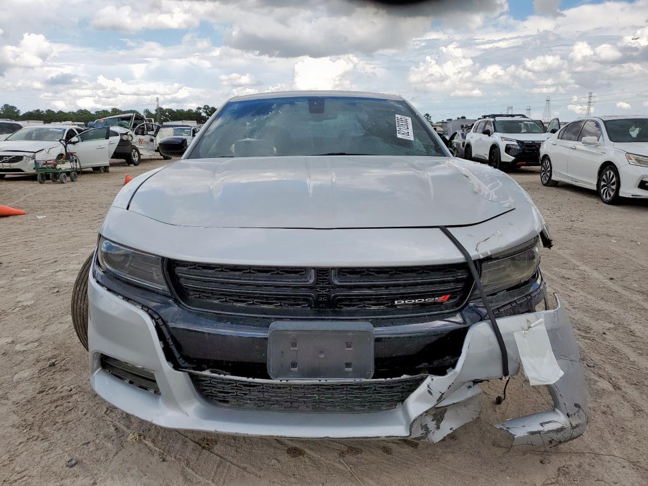 2022 Dodge Charger Sxt - Фото 5