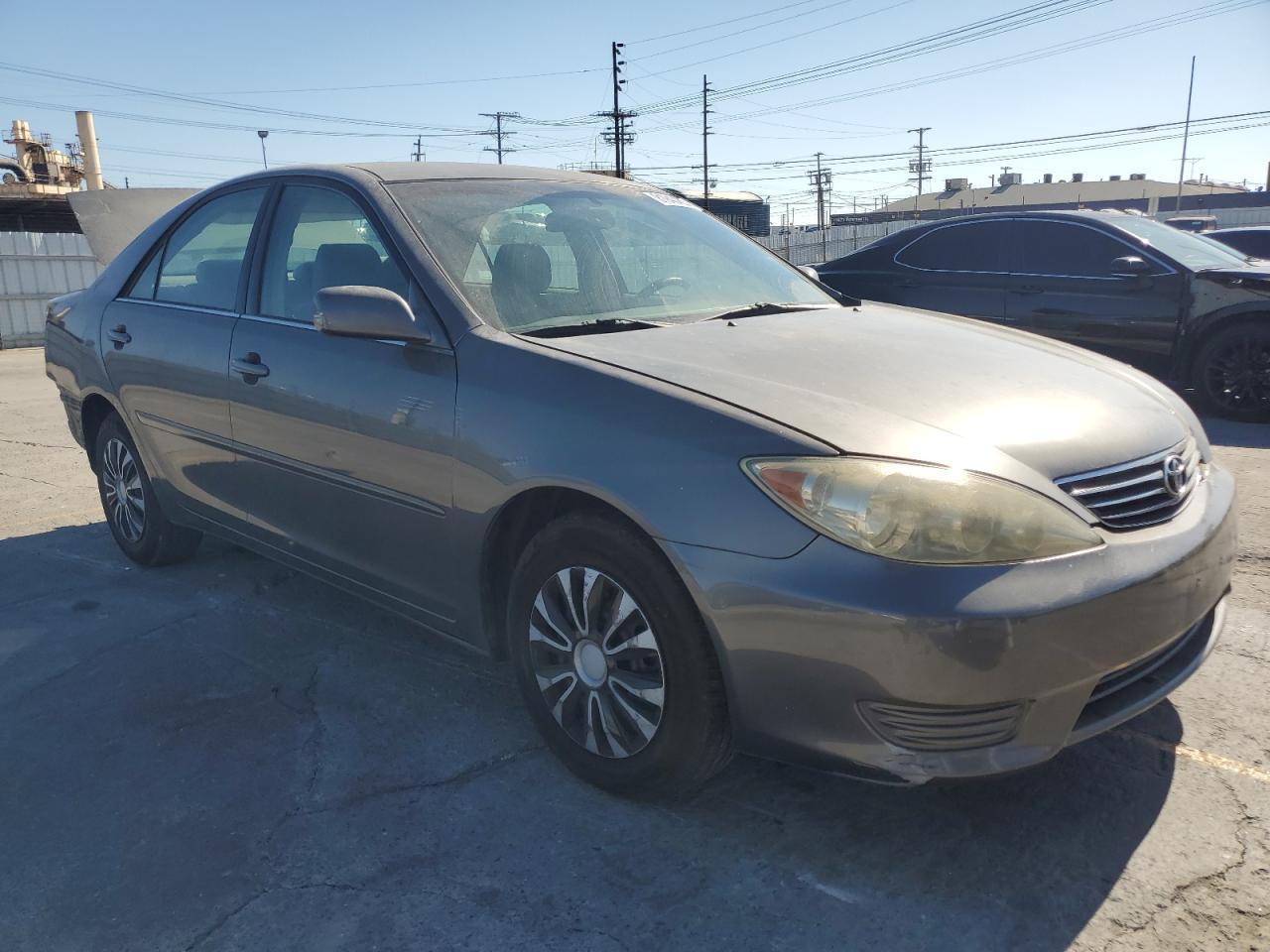 2005 Toyota Camry Le - Image 4