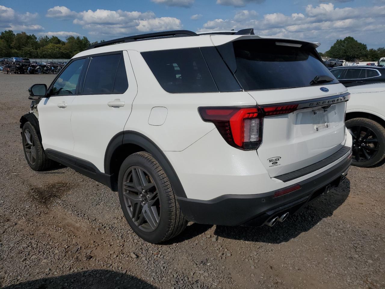 2025 Ford Explorer St - Фото 2
