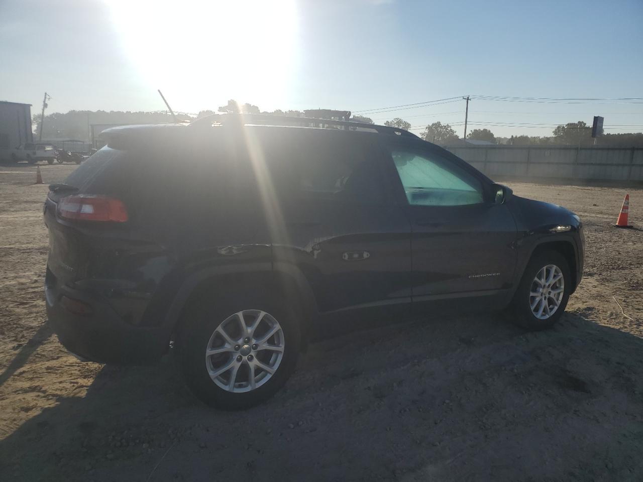 2016 Jeep Cherokee Sport - Фото 3