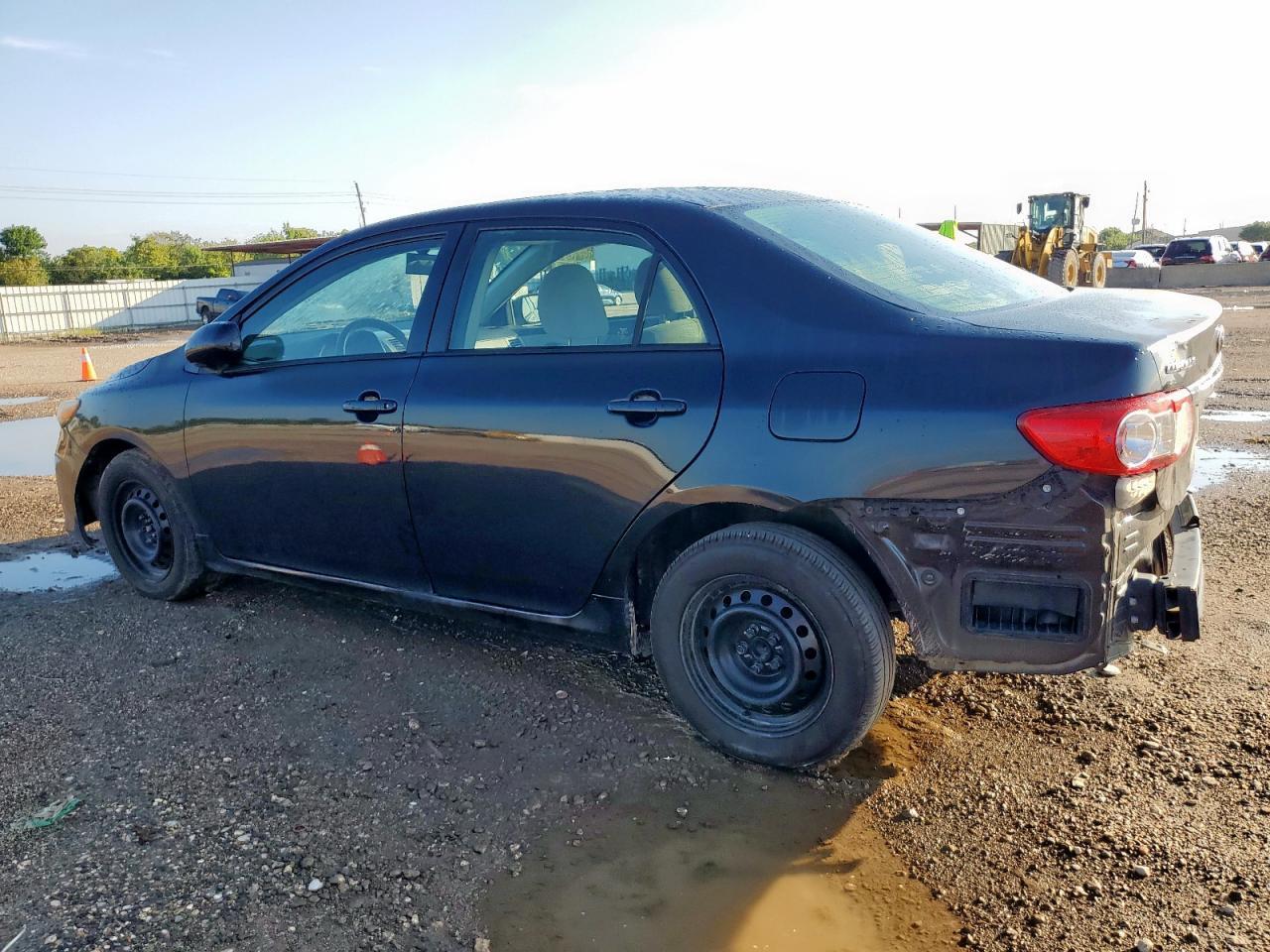 2011 Toyota Corolla Base - Фото 2