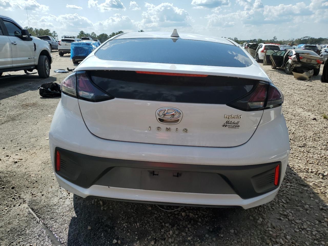 2020 Hyundai Ioniq Sel - Image 6