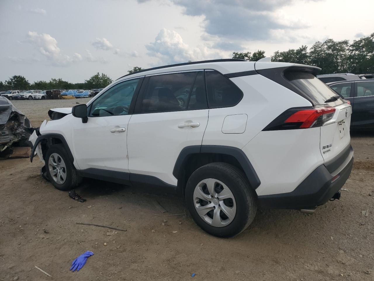 2021 Toyota Rav4 Le - Фото 2