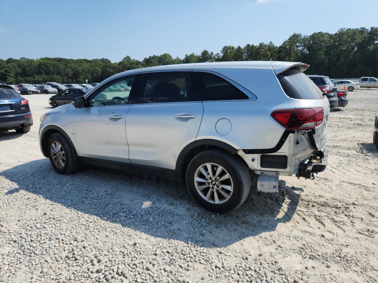 2020 Kia Sorento L - Image 2