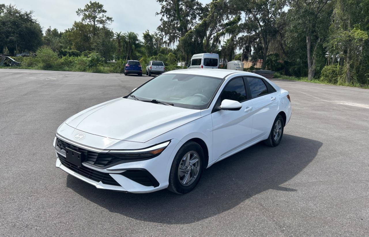 2024 Hyundai Elantra Se - Фото 2
