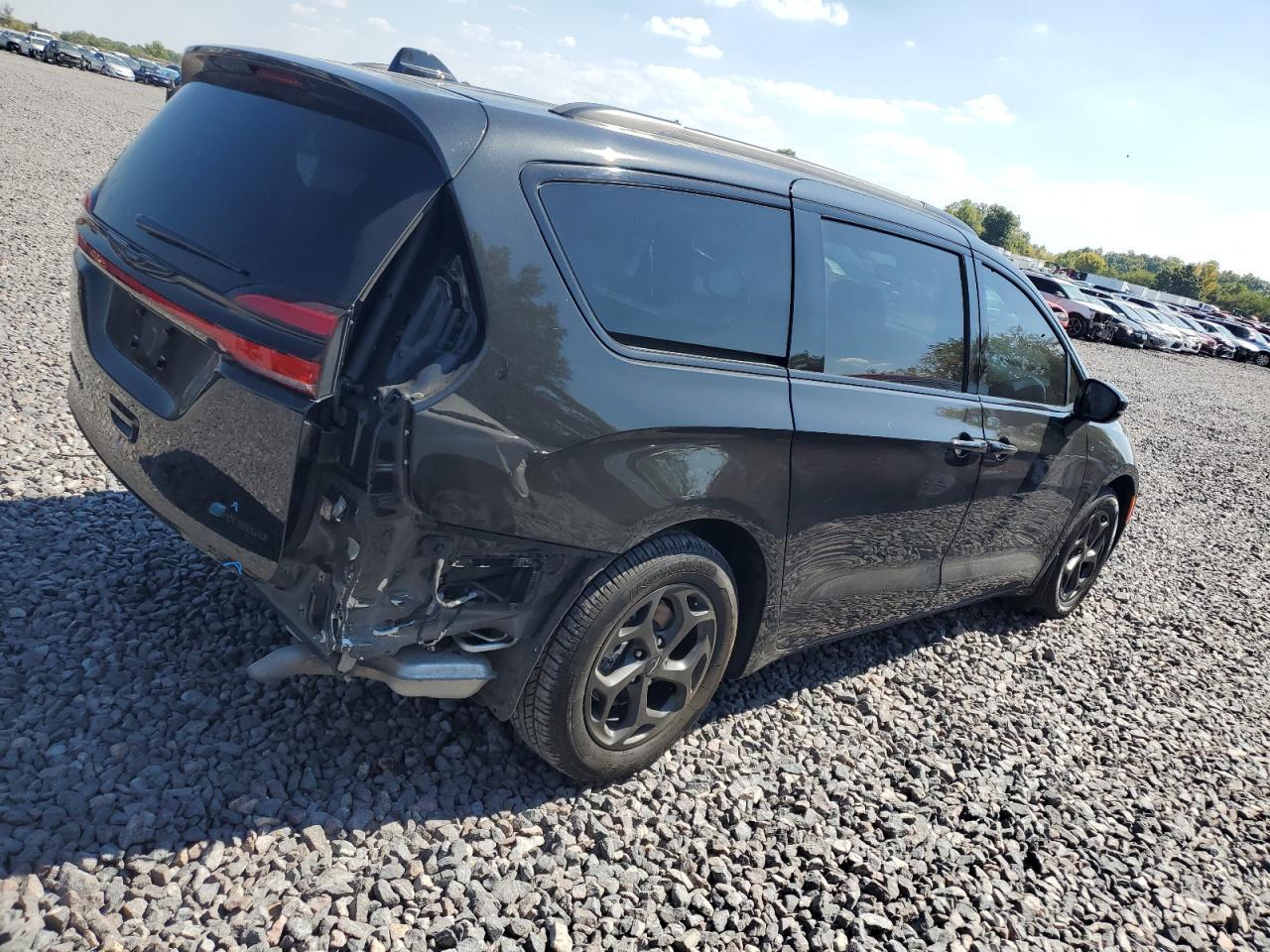 2021 Chrysler Pacifica Hybrid Limited - Фото 3