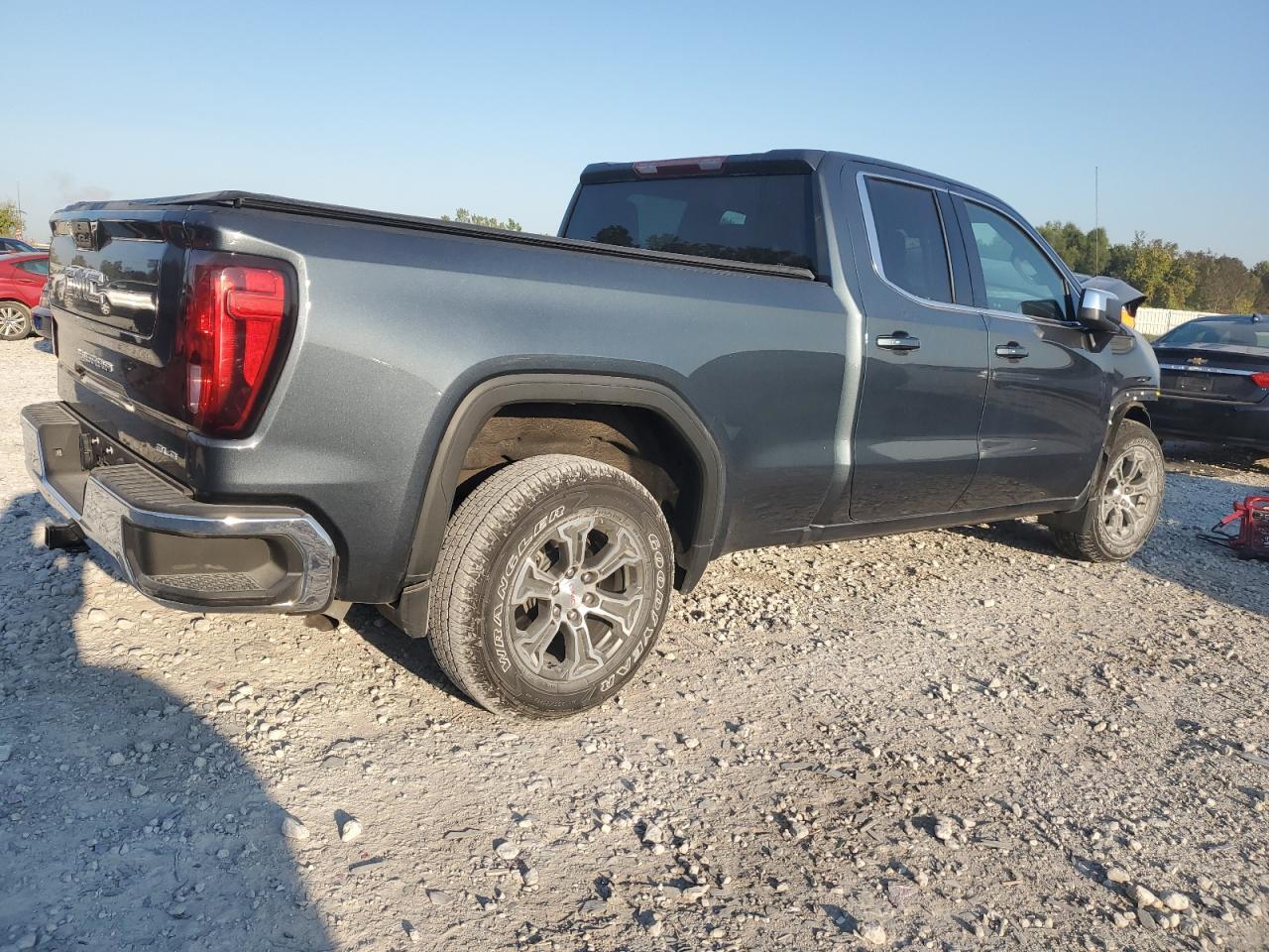 2022 GMC Sierra Limited K1500 Sle - Image 3