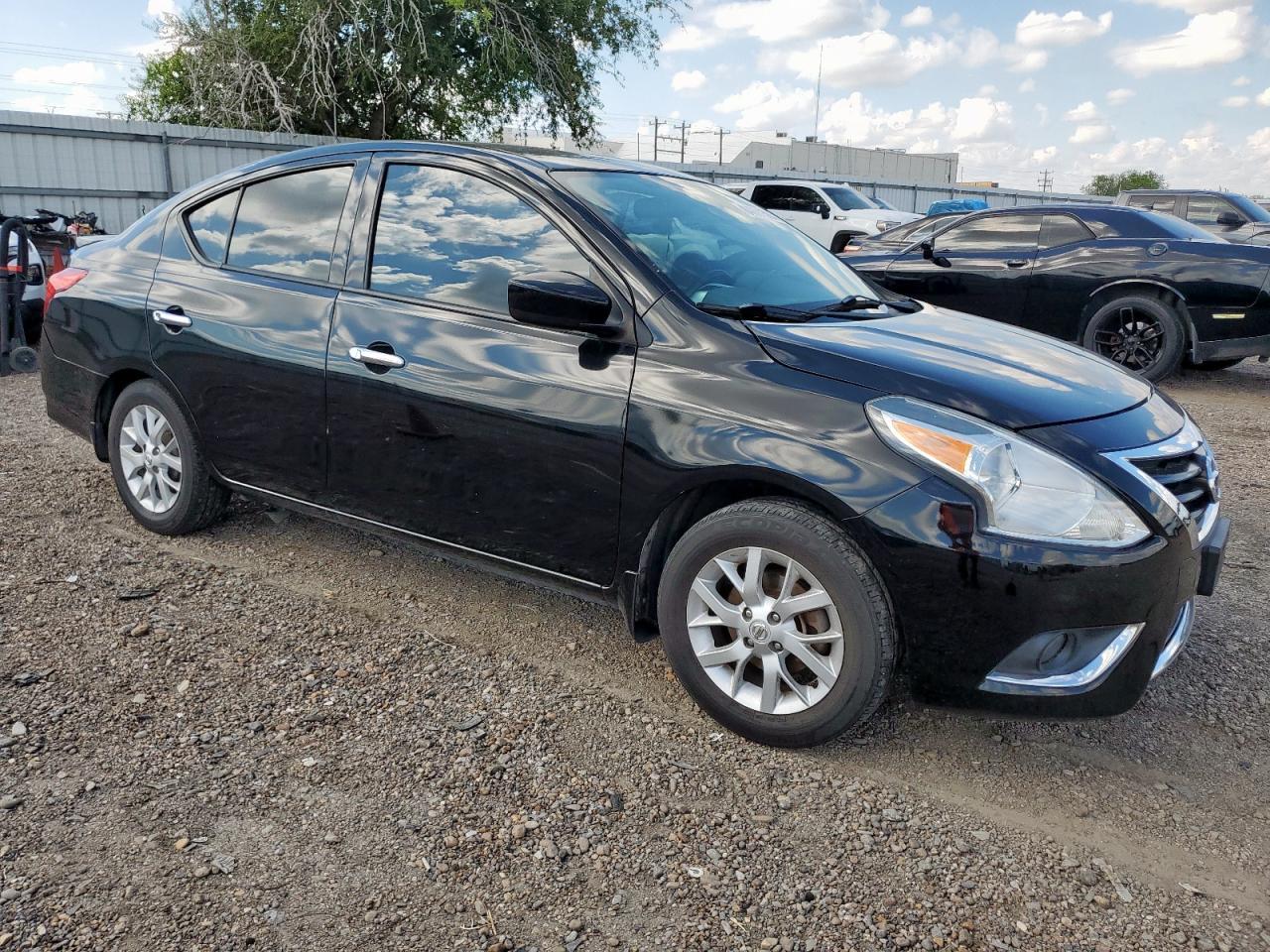2017 Nissan Versa S - Image 4