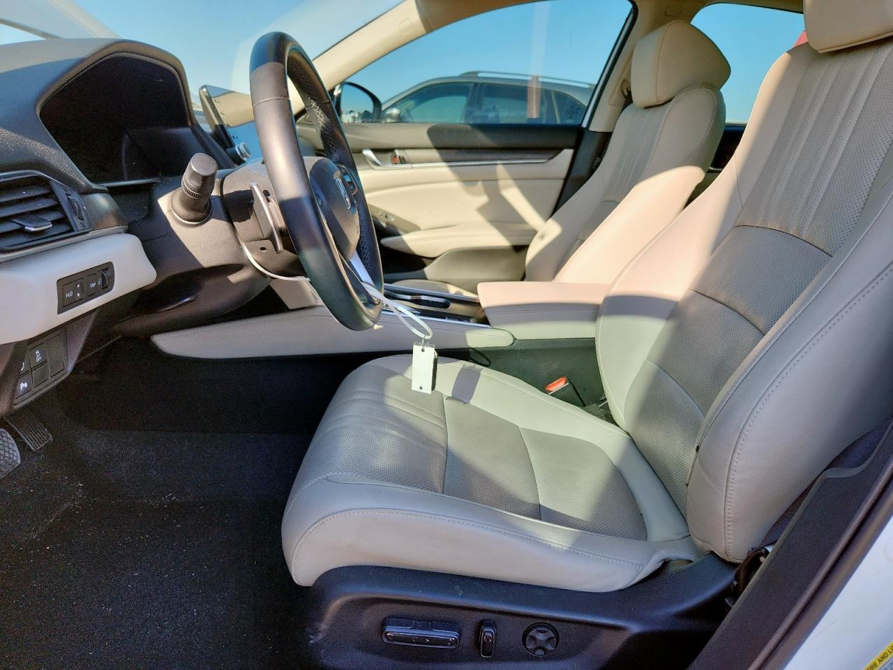 2022 Honda Accord Touring - Image 7