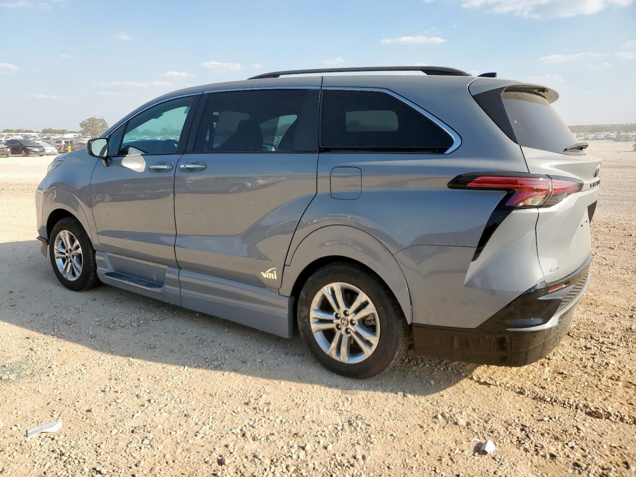 2023 Toyota Sienna Xse - Фото 2