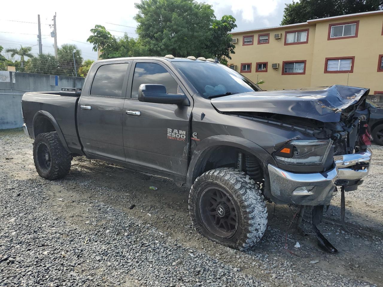 2017 Ram 2500 Slt - Image 4