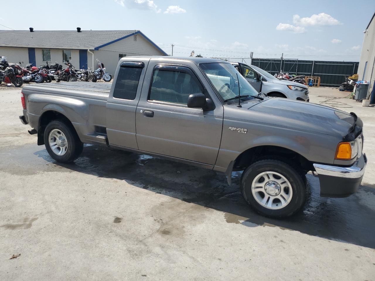 2004 Ford Ranger Super Cab - Image 4