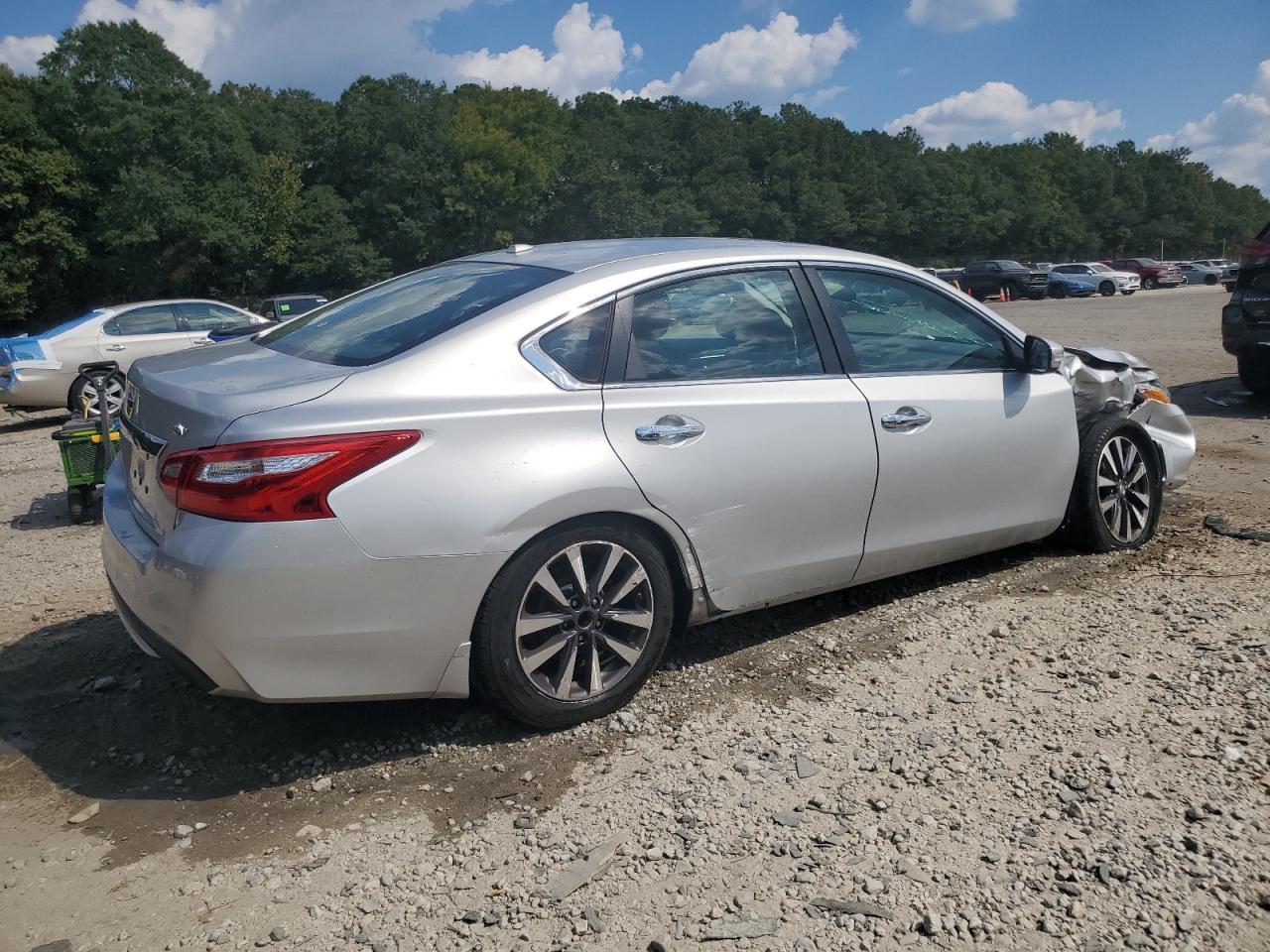 2017 Nissan Altima 2.5 - Фото 3