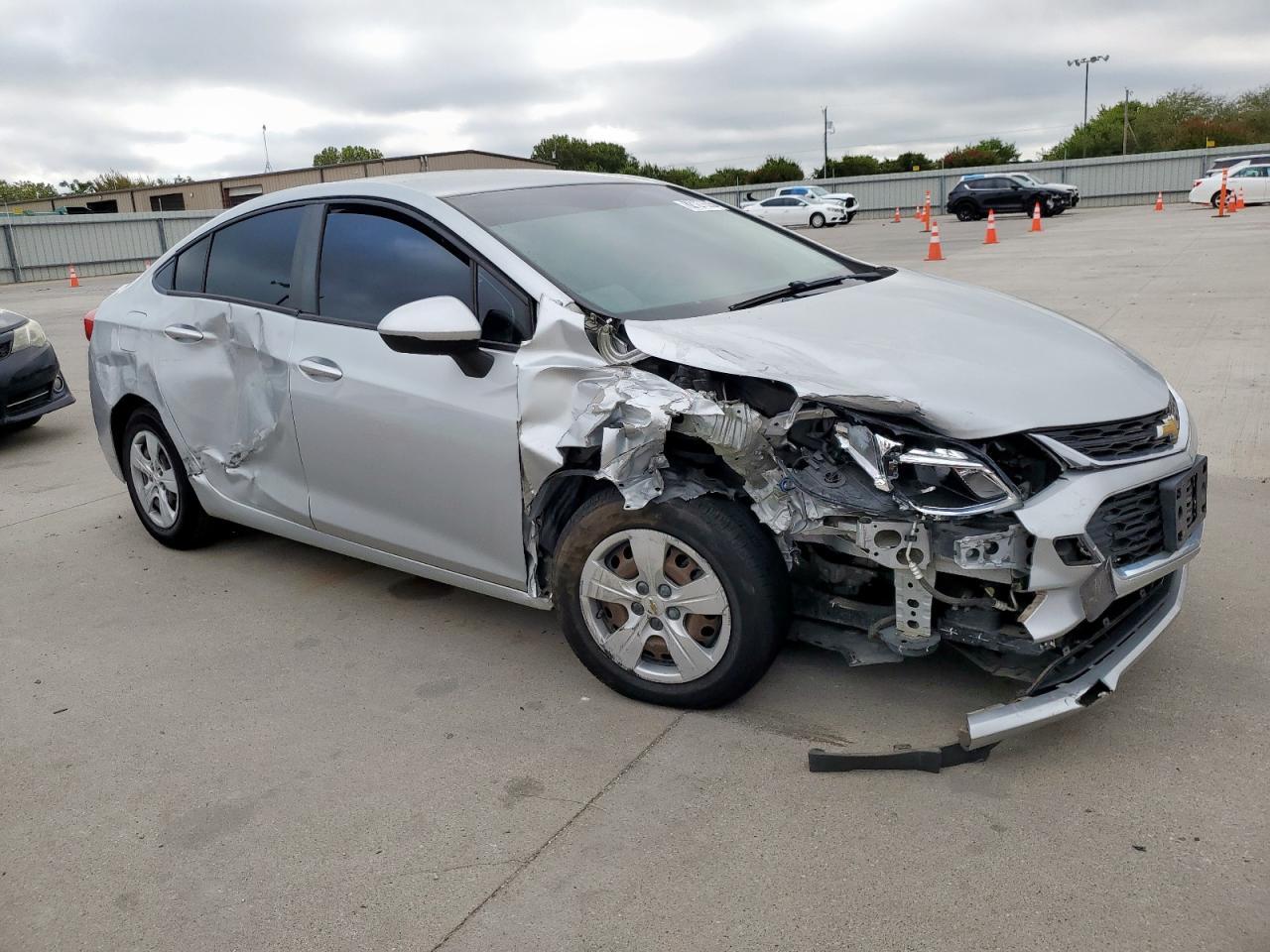 2017 Chevrolet Cruze Ls - Фото 4