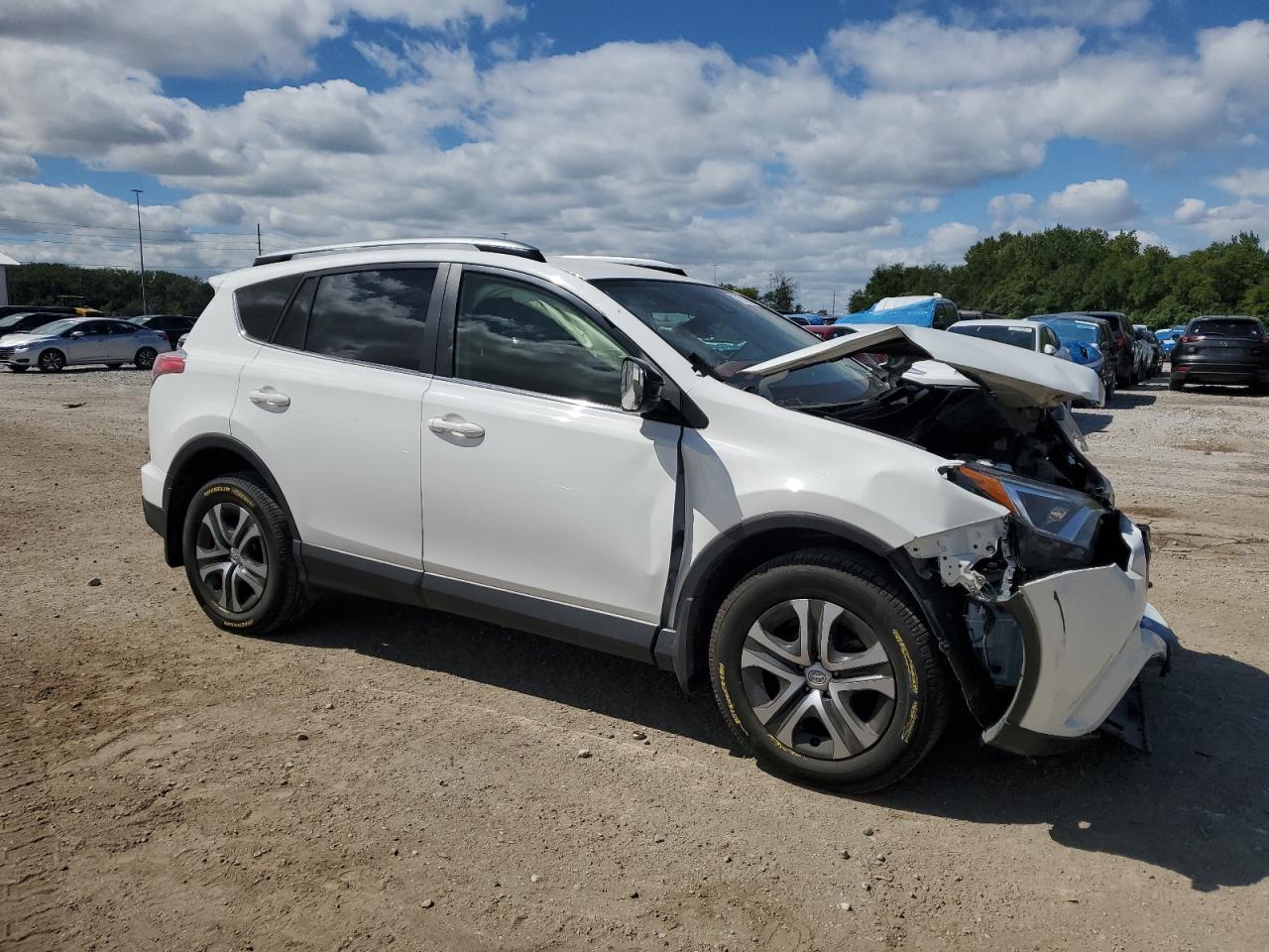 2017 Toyota Rav4 Le - Image 4