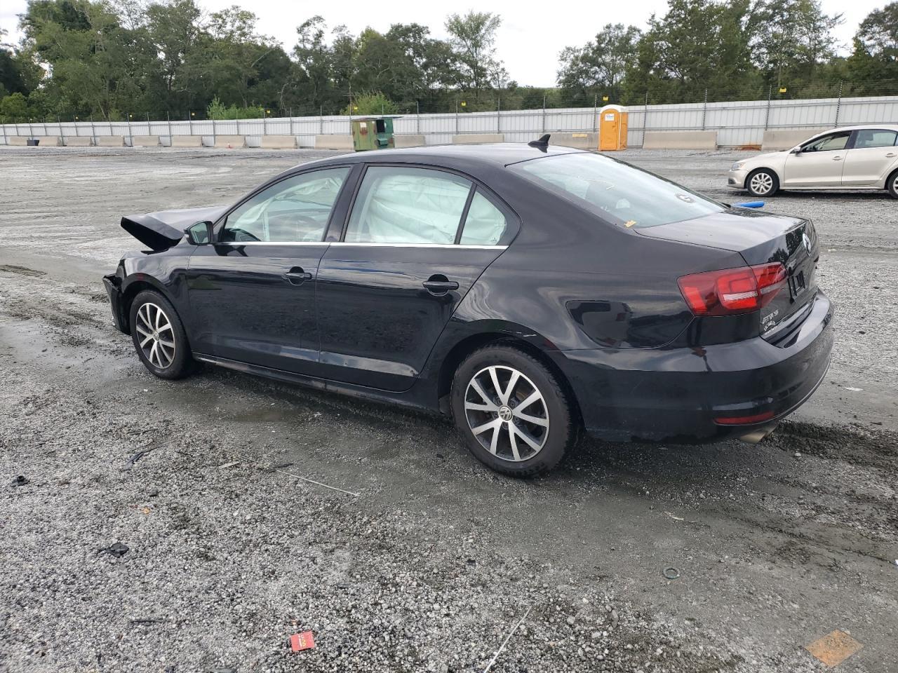 2017 Volkswagen Jetta Se - Image 2