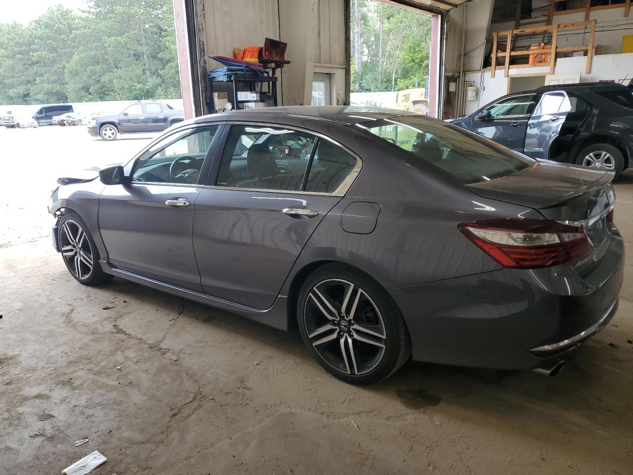2017 Honda Accord Sport - Фото 2