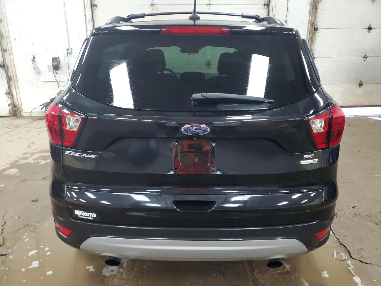 2019 Ford Escape Se - Фото 6