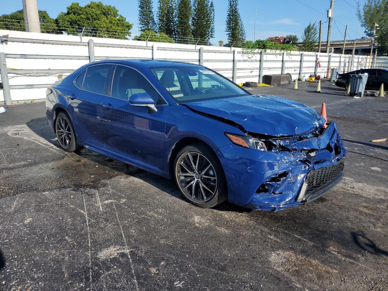 2023 Toyota Camry Se Night Shade - Image 4