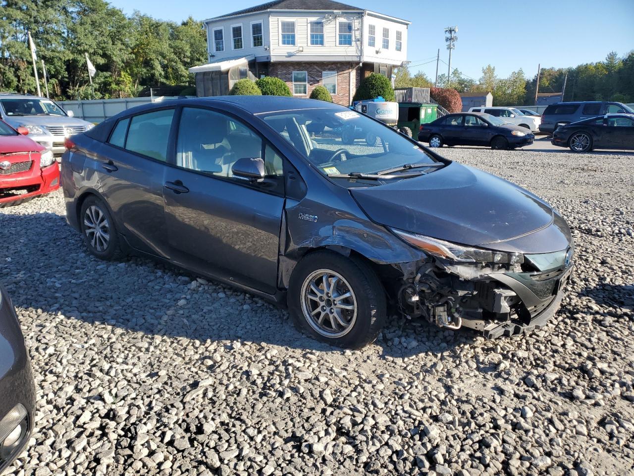 2021 Toyota Prius Prime Le - Image 4