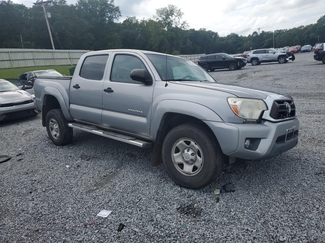 2015 Toyota Tacoma Double Cab - Image 4