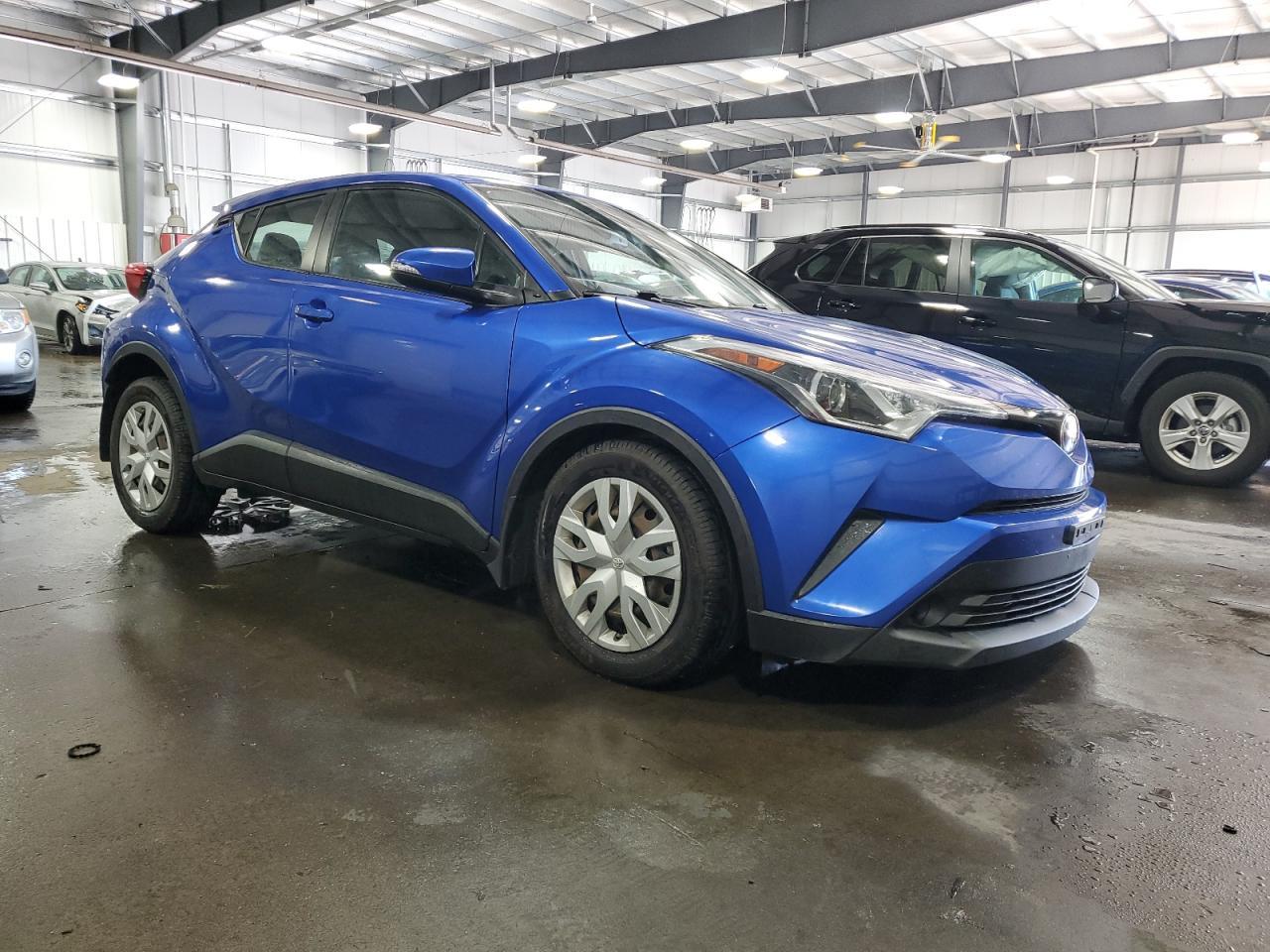 2019 Toyota C-Hr Xle - Image 4