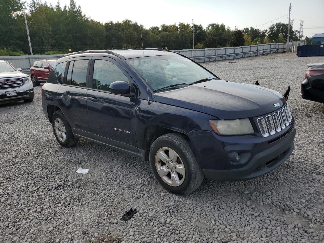 2015 Jeep Compass Latitude - Image 4