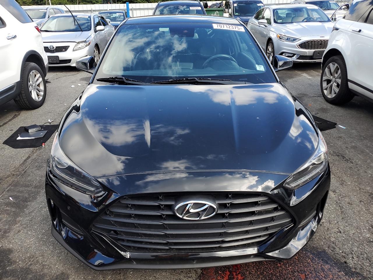 2019 Hyundai Veloster Base - Image 5