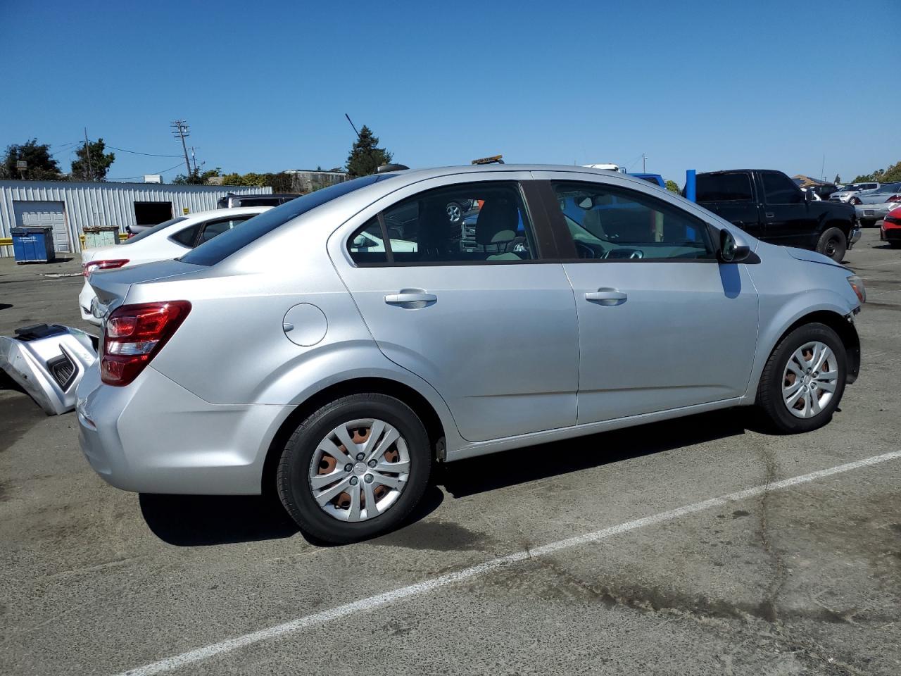 2017 Chevrolet Sonic Ls - Фото 3