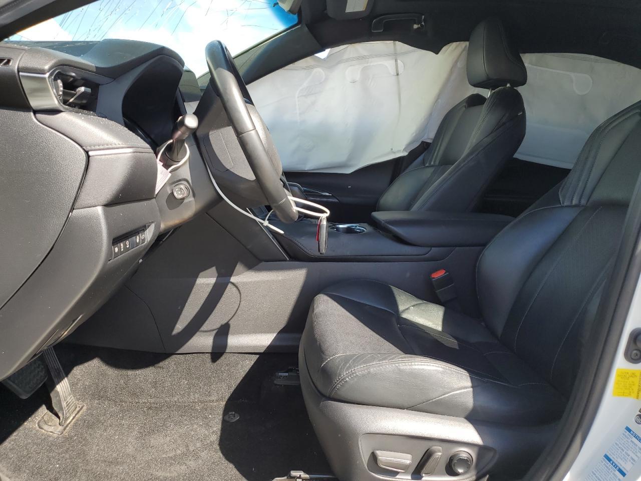 2021 Toyota Venza Le - Фото 7