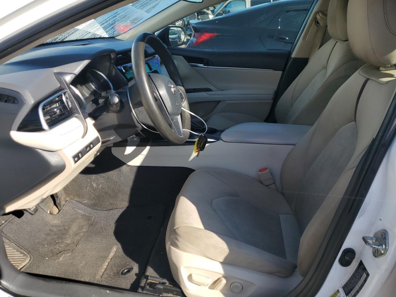 2018 Toyota Camry L - Фото 7