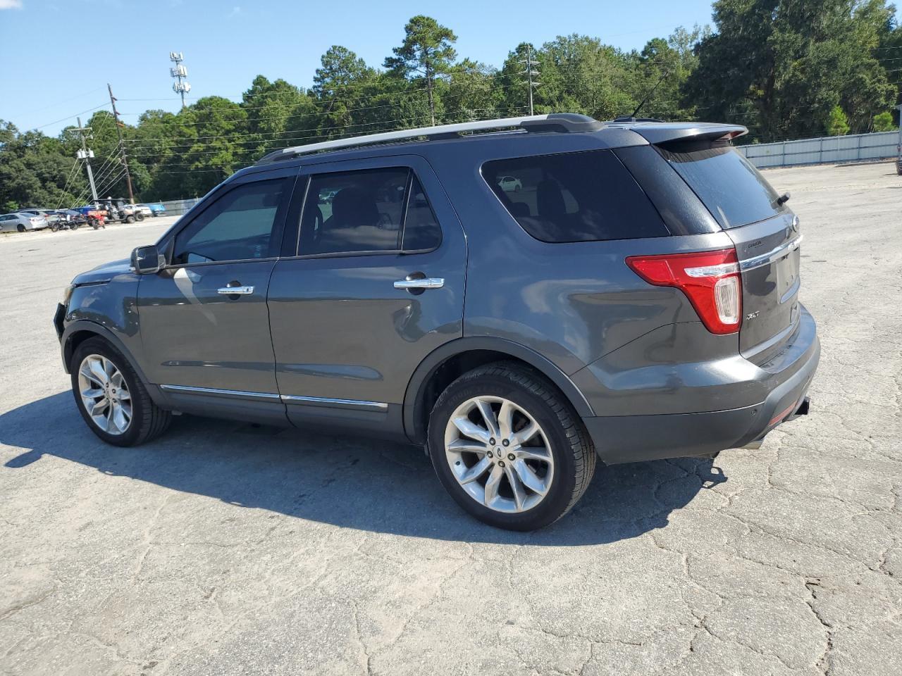 2015 Ford Explorer Xlt - Фото 2