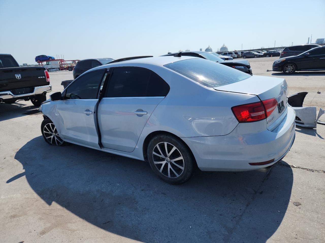 2017 Volkswagen Jetta Se - Фото 2