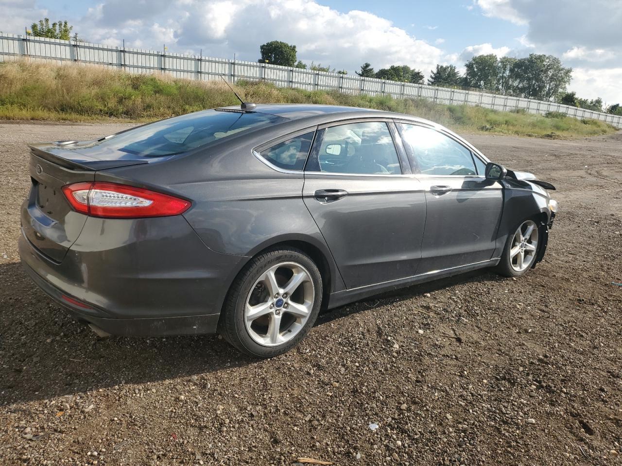 2016 Ford Fusion S - Фото 3