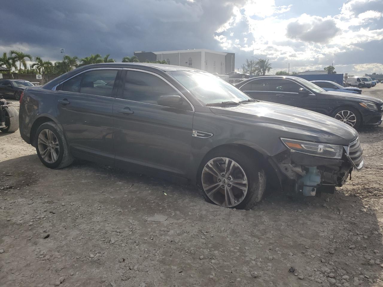 2017 Ford Taurus Sel - Image 4