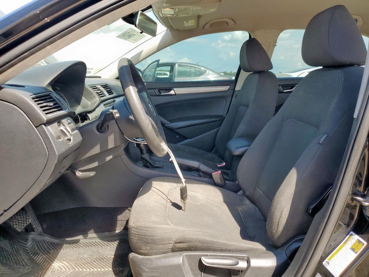 2012 Volkswagen Passat S - Image 7