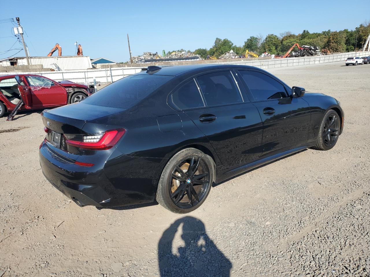 2022 BMW 330Xi - Фото 3