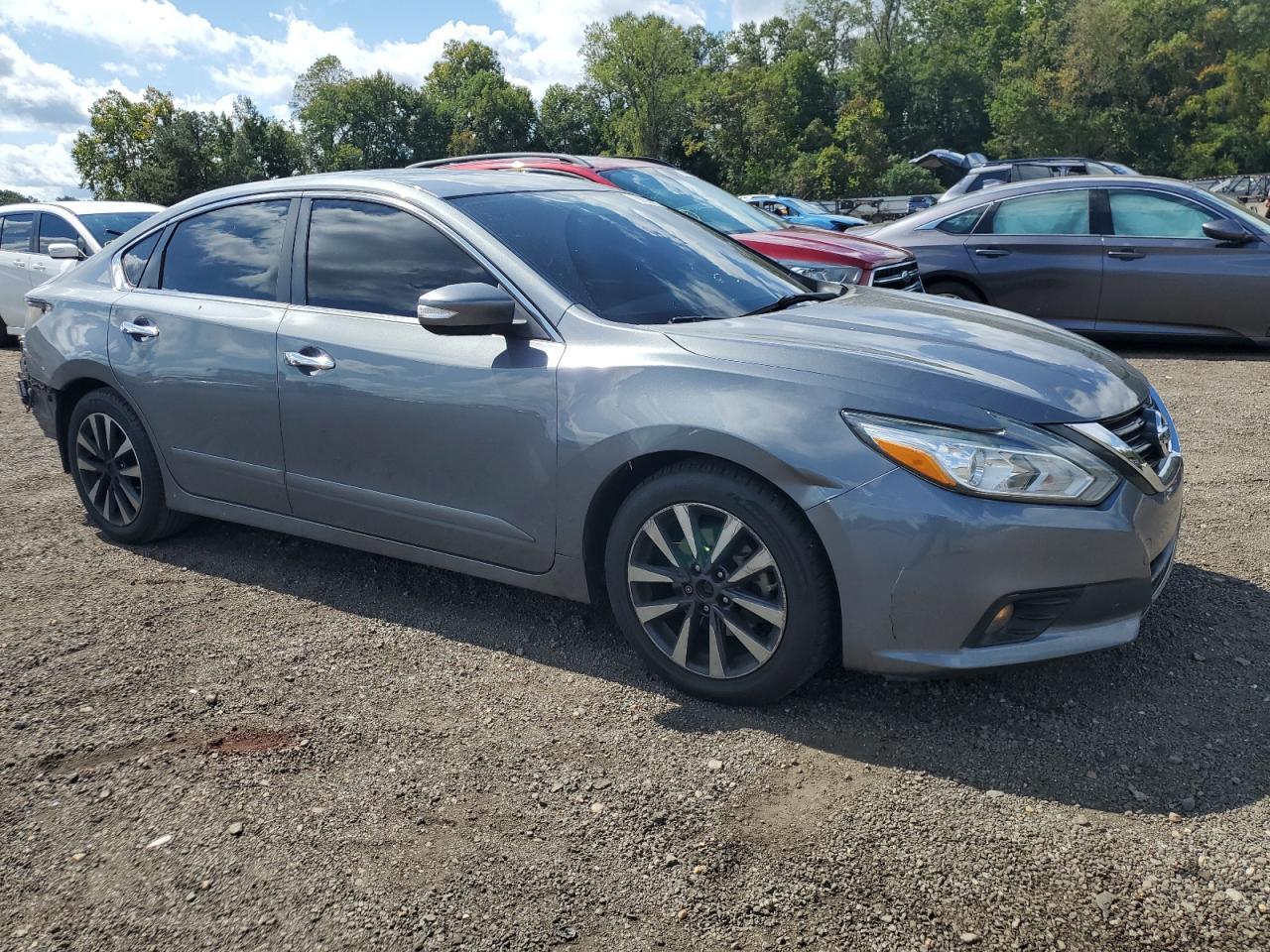 2016 Nissan Altima 2.5 - Image 4