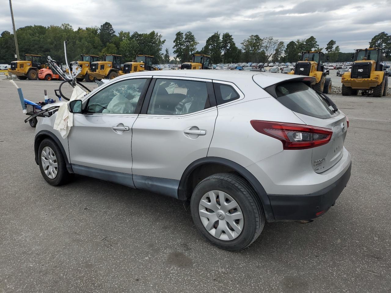 2020 Nissan Rogue Sport S - Фото 2