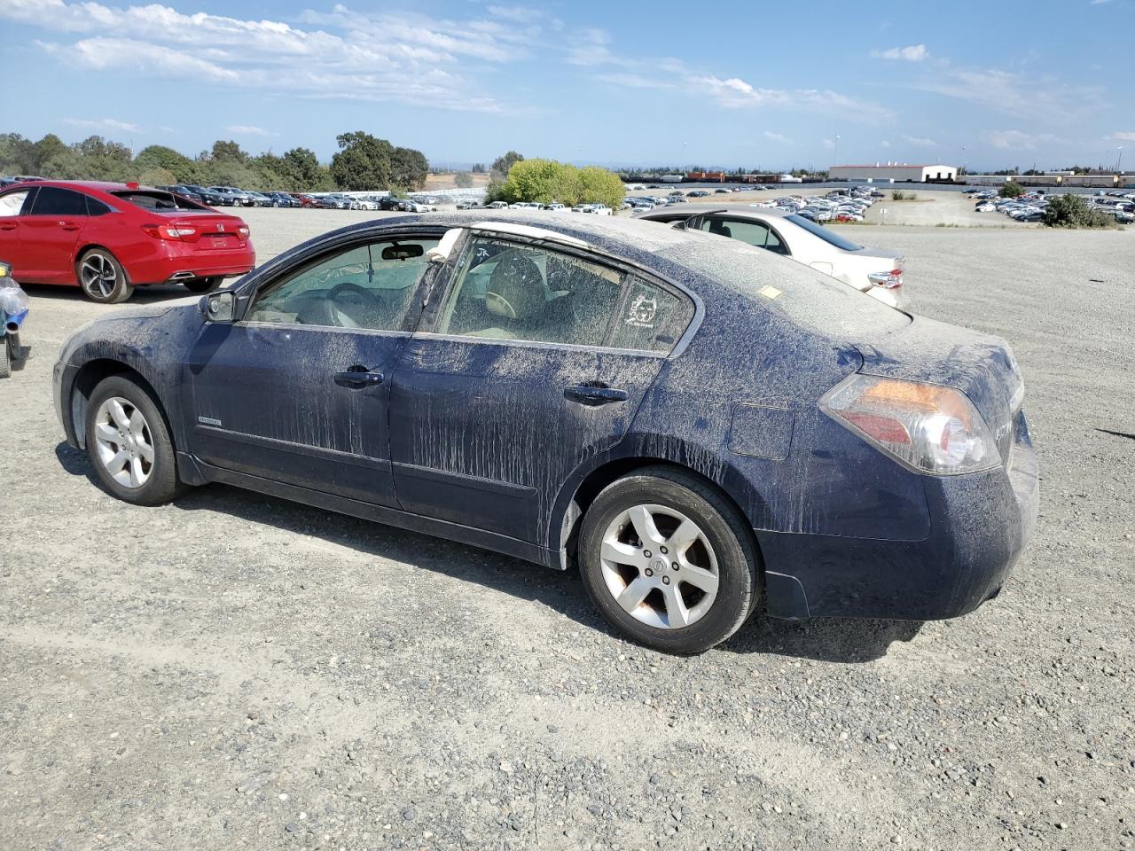 2009 Nissan Altima Hybrid - Image 2
