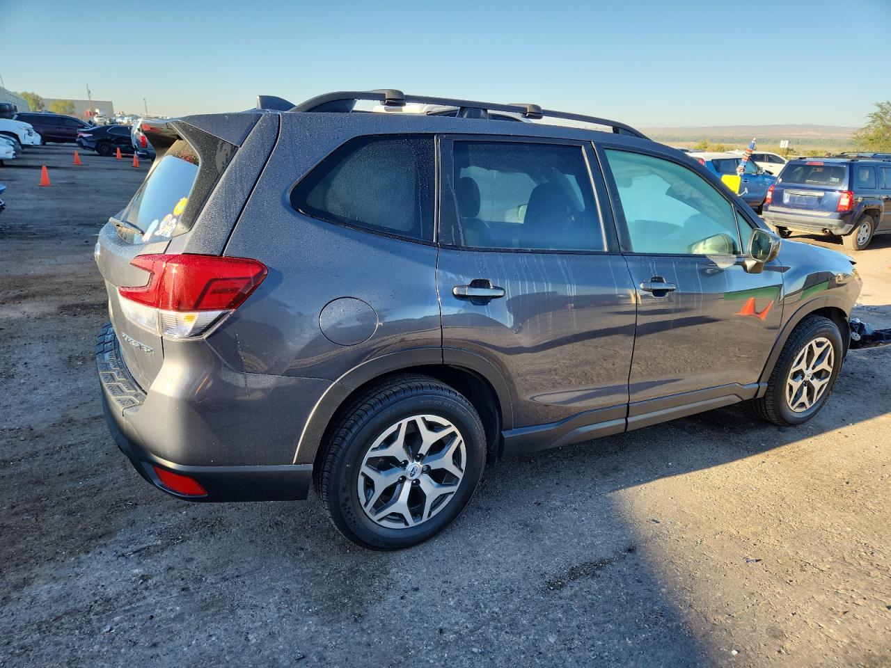 2021 Subaru Forester Premium - Image 3