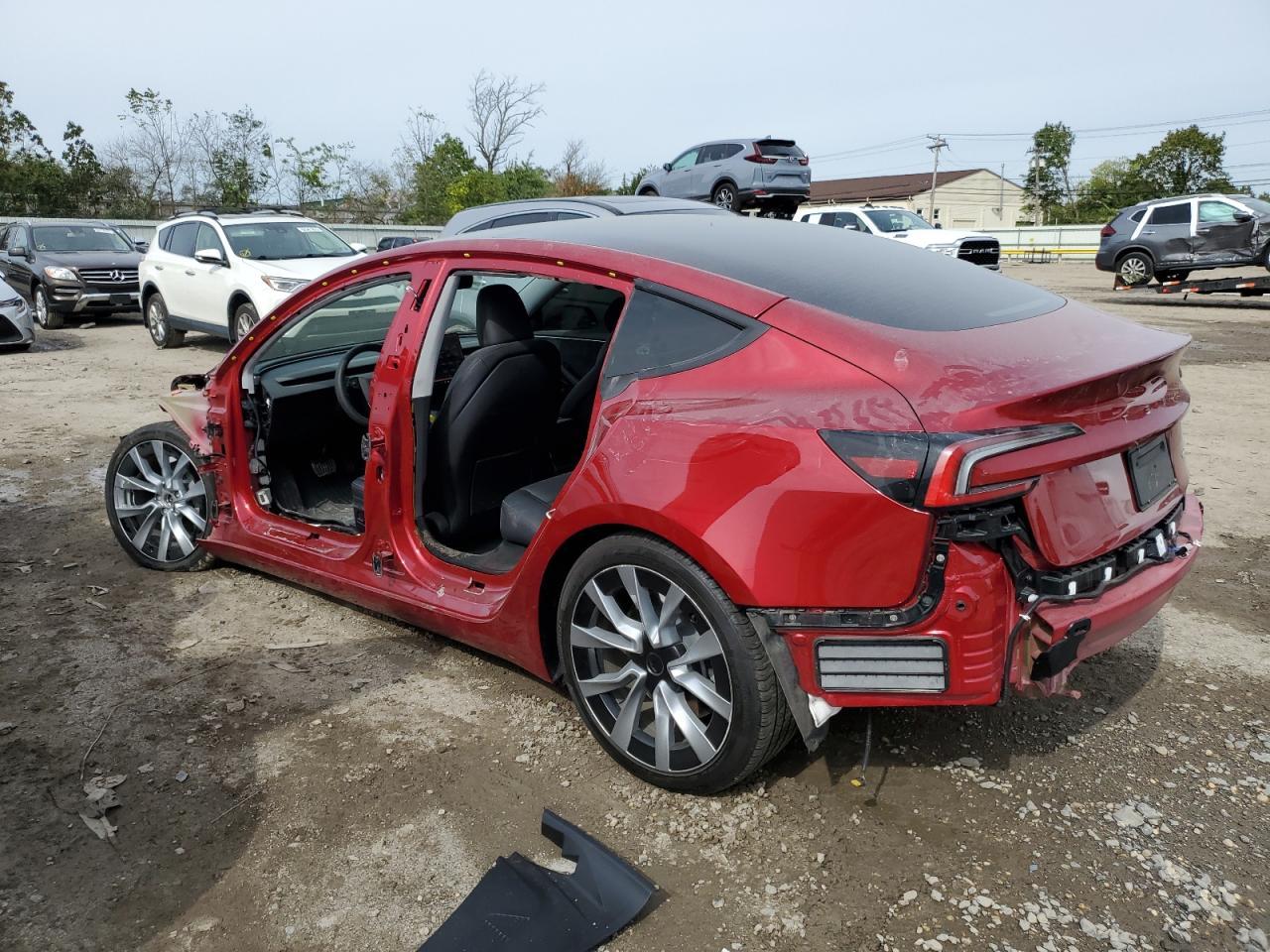 2024 Tesla Model 3 - Фото 2