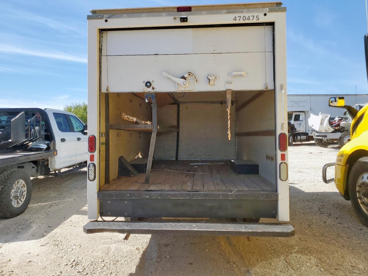 2014 Ford Econoline E350 Super Duty Cutaway Van - Фото 6