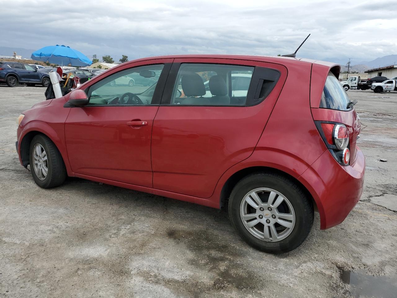 2012 Chevrolet Sonic Ls - Фото 2