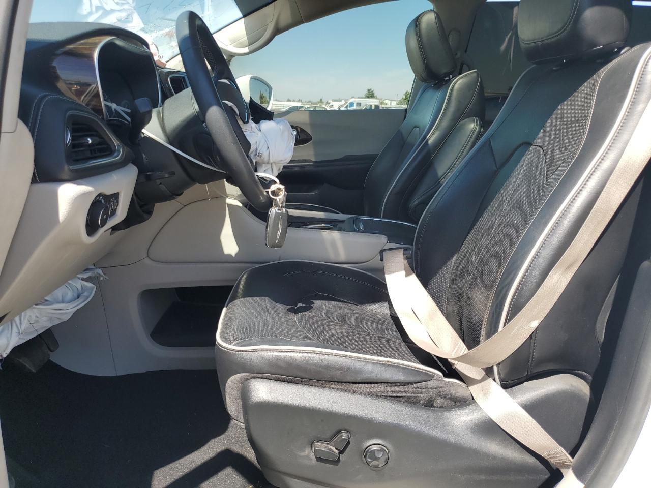 2022 Chrysler Pacifica Limited - Image 7